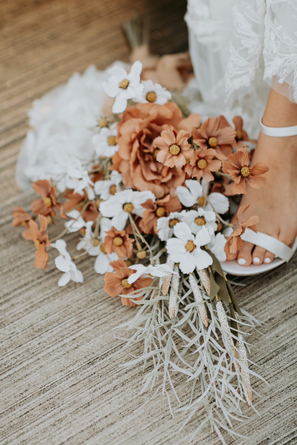 Elegant burgundy and white floral arrangements, perfectly complementing a Valentine’s-themed wedding in Riverview, FL. A romantic and sophisticated touch to the wedding decor, creating a stunning atmosphere of love and celebration.